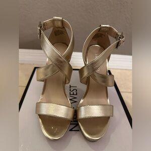 Nine West high heels gold color size 5.5